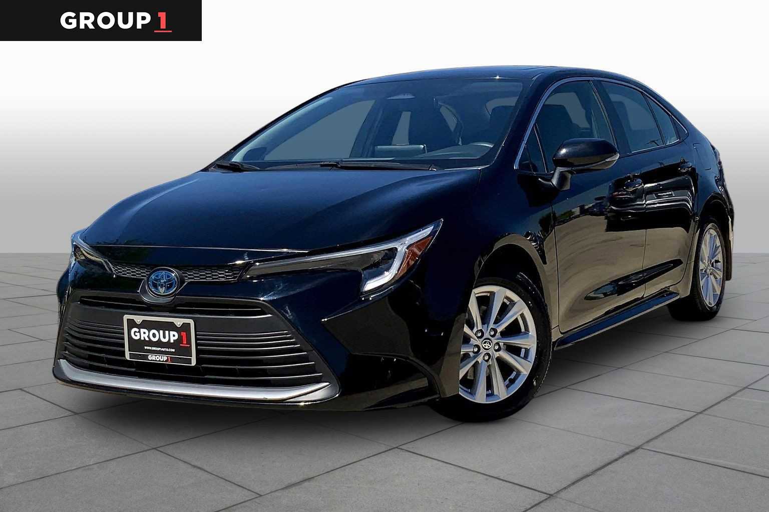 Used 2024 Toyota Corolla XLE FWD image 1