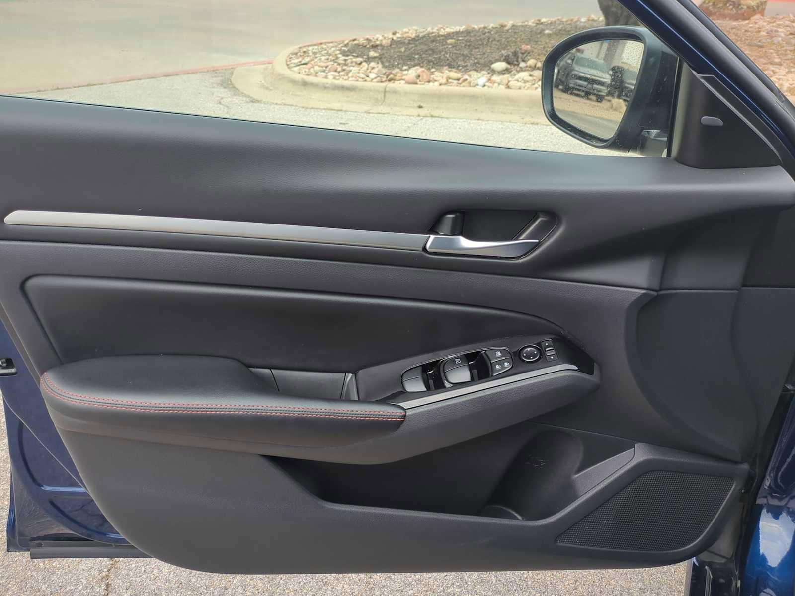 Used 2024 Nissan Altima 2.5 SR image 20