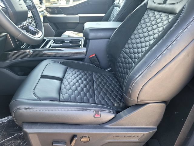New 2026 Ford F250 Lariat w/ Black Appearance Package AWD/4WD image 17