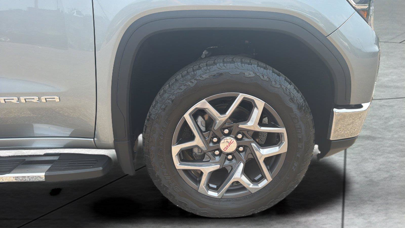 Used 2024 GMC Sierra 1500 SLT w/ SLT Premium Plus Package AWD/4WD image 27