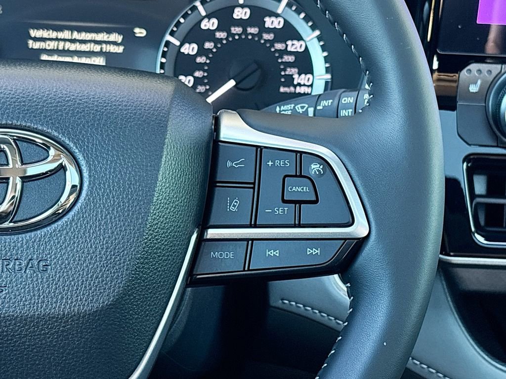 Certified 2025 Toyota Highlander XLE image 12