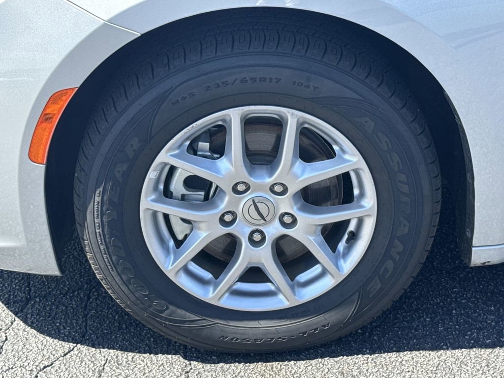 Used 2024 Chrysler Pacifica Touring-L image 11