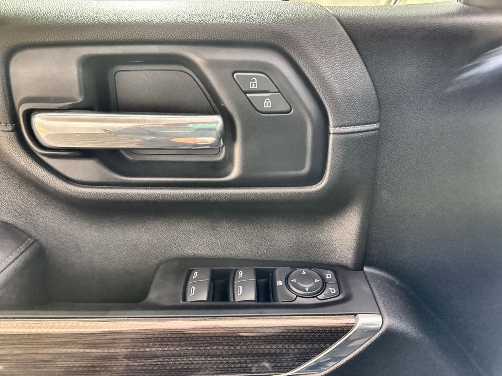 Used 2022 Chevrolet Silverado 1500 RST image 15