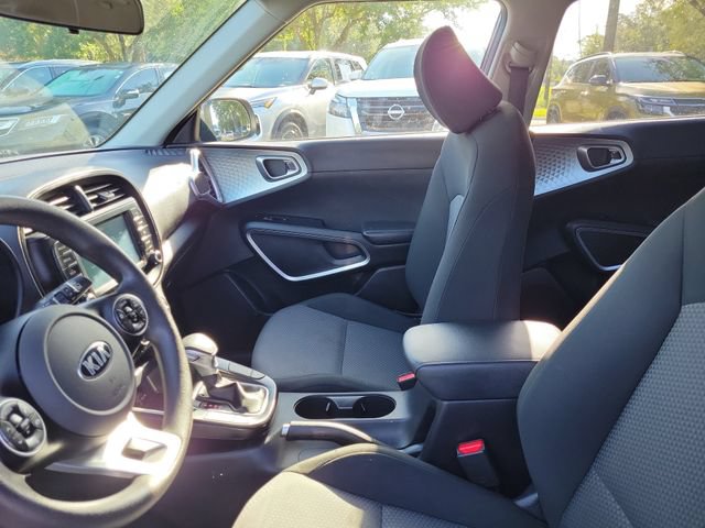 Used 2020 Kia Soul LX FWD image 18