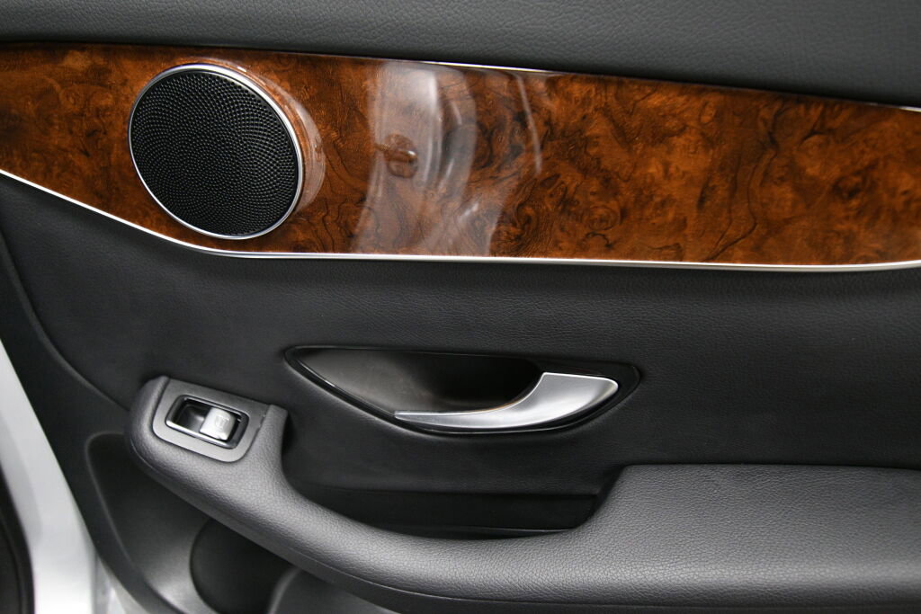 Used 2019 Mercedes-Benz GLC 300 4MATIC image 26