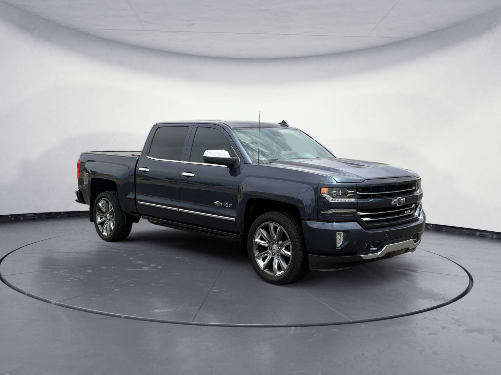 Used 2018 Chevrolet Silverado 1500 LTZ Z71 w/ Centennial Edition AWD/4WD image 7