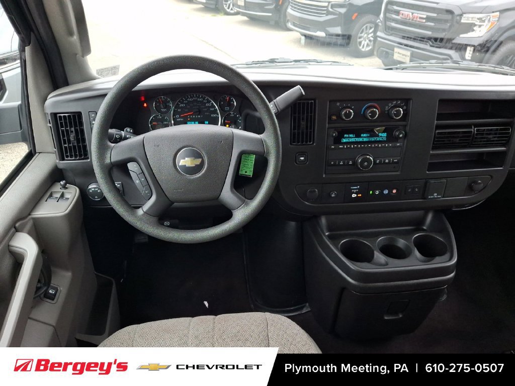 Certified 2025 Chevrolet Express 3500 LT w/ LT Preferred Equipment Group RWD image 14