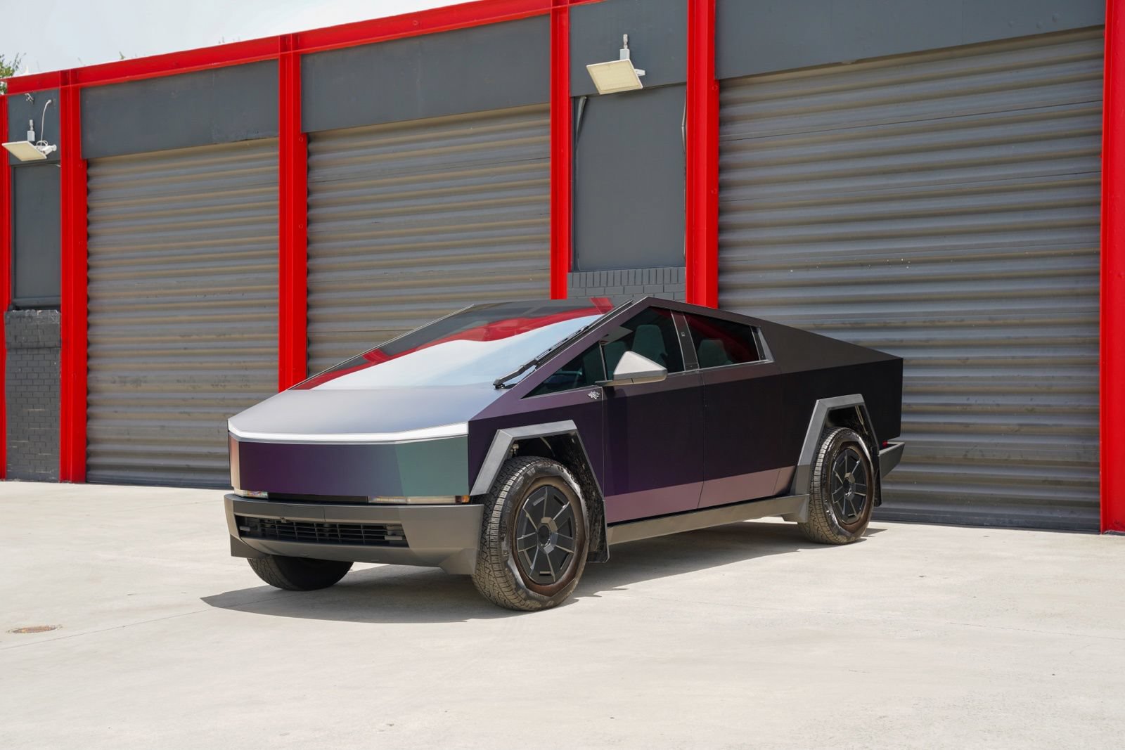 Used 2024 Tesla Cybertruck AWD Crew Cab video 1