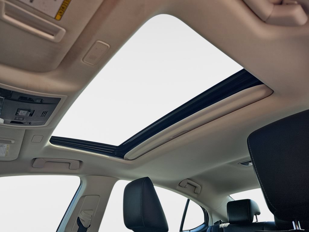 Certified 2022 Lexus ES 300h w/ Premium Package FWD image 29