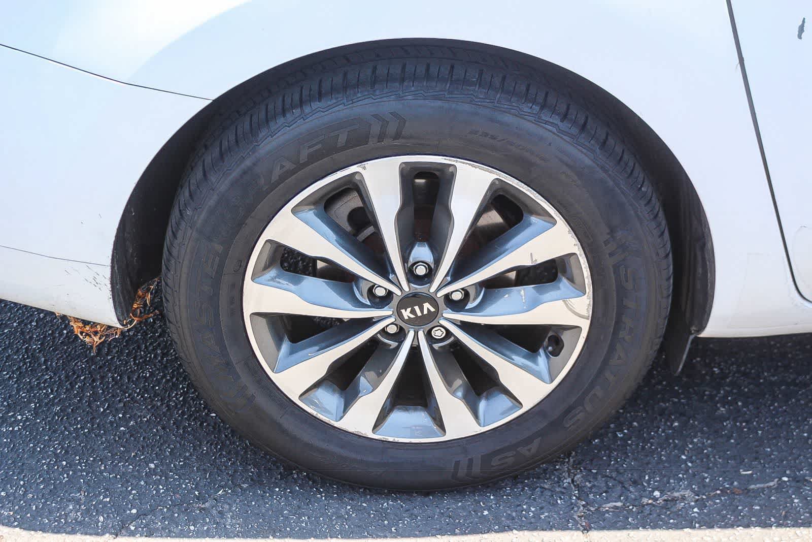 Used 2015 Kia Sedona SX FWD image 11