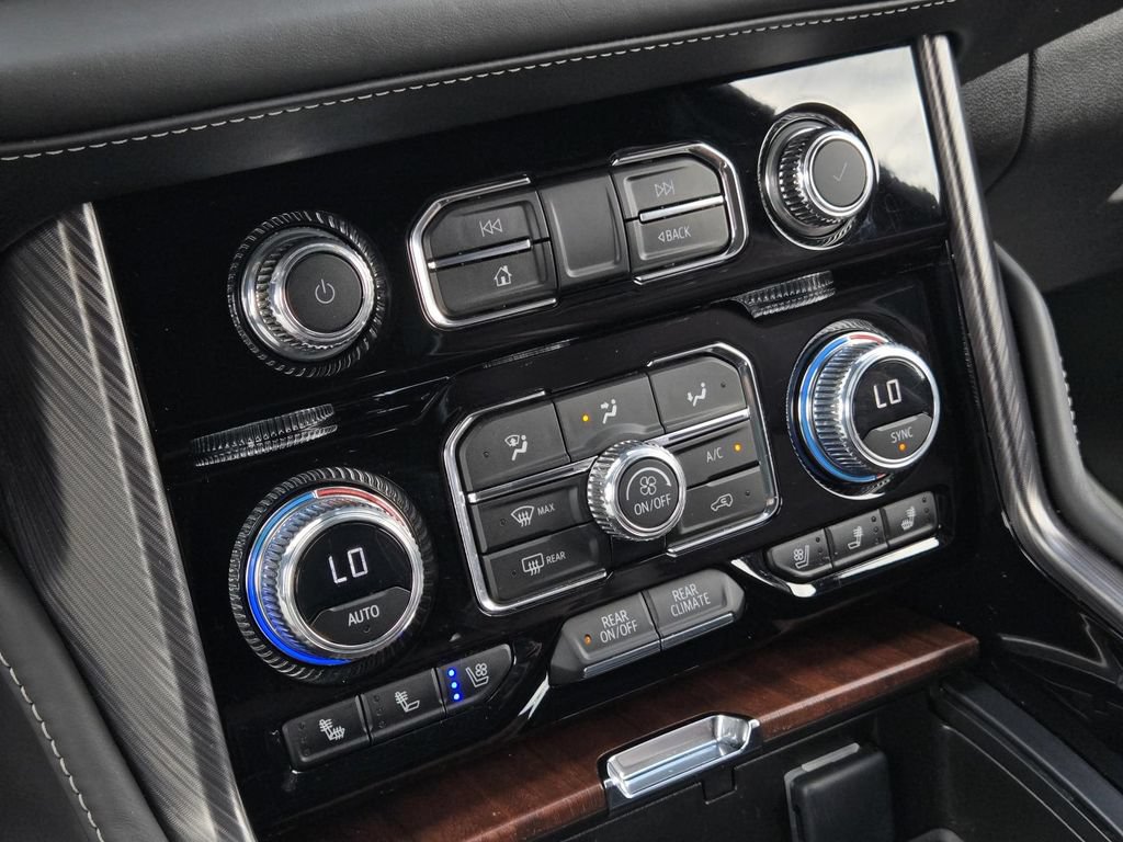 Used 2023 GMC Yukon XL Denali Ultimate AWD/4WD image 17