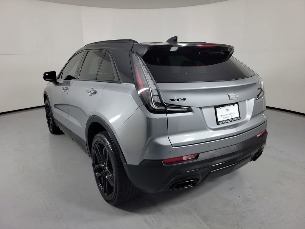 Used 2023 Cadillac XT4 Sport w/ Cold Weather Package FWD image 3