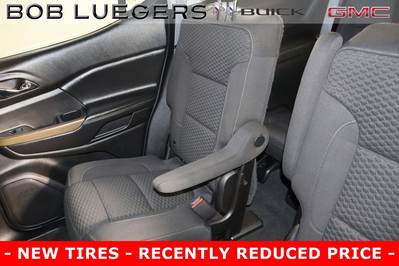 Used 2019 GMC Acadia SLE image 30