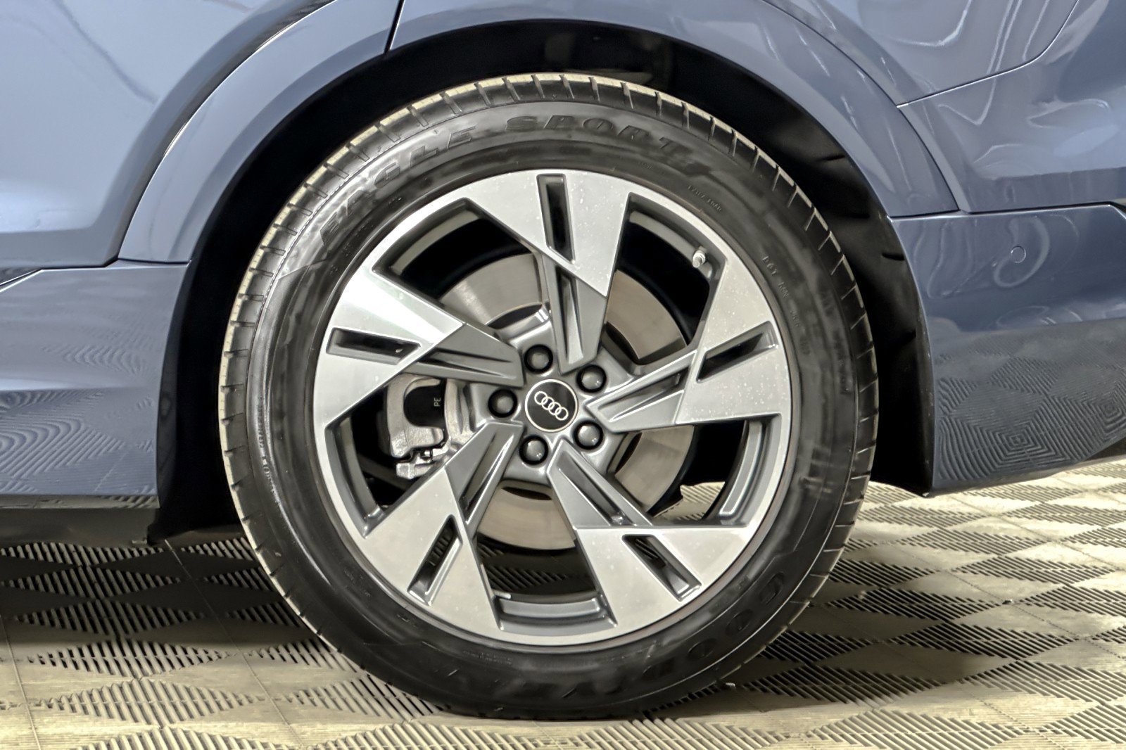 Certified 2023 Audi e-tron Premium w/ Convenience Plus Package AWD/4WD image 25