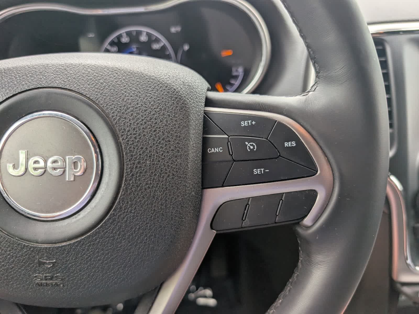Used 2018 Jeep Grand Cherokee Laredo AWD/4WD image 23