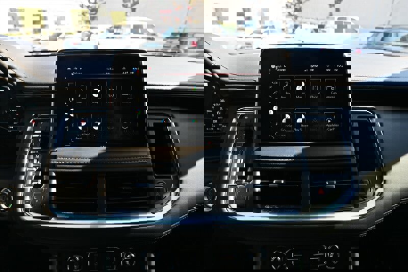 Used 2022 GMC Yukon SLE image 28