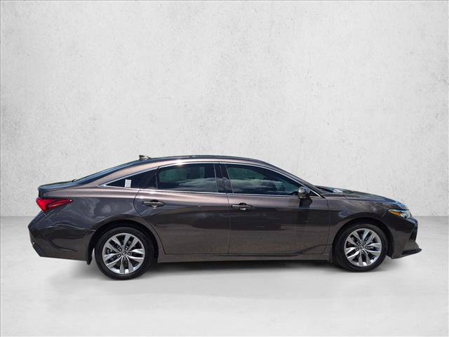 Used 2020 Toyota Avalon XLE w/ Moonroof Package FWD image 4