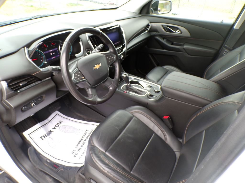 Used 2020 Chevrolet Traverse LT w/ LPO, Blackout Package AWD/4WD image 14