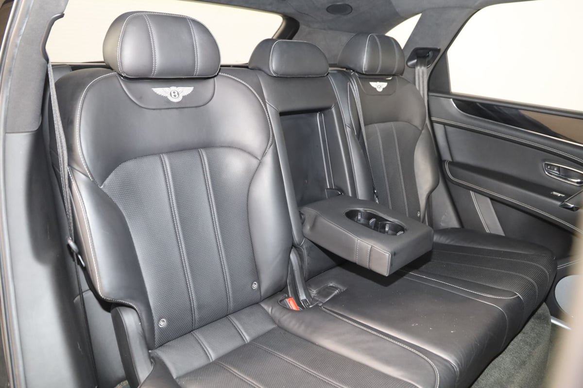 Used 2018 Bentley Bentayga AWD/4WD image 16