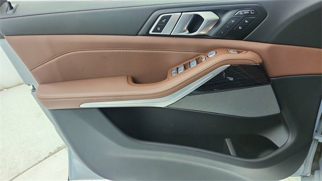 Used 2025 BMW X7 M60i image 38