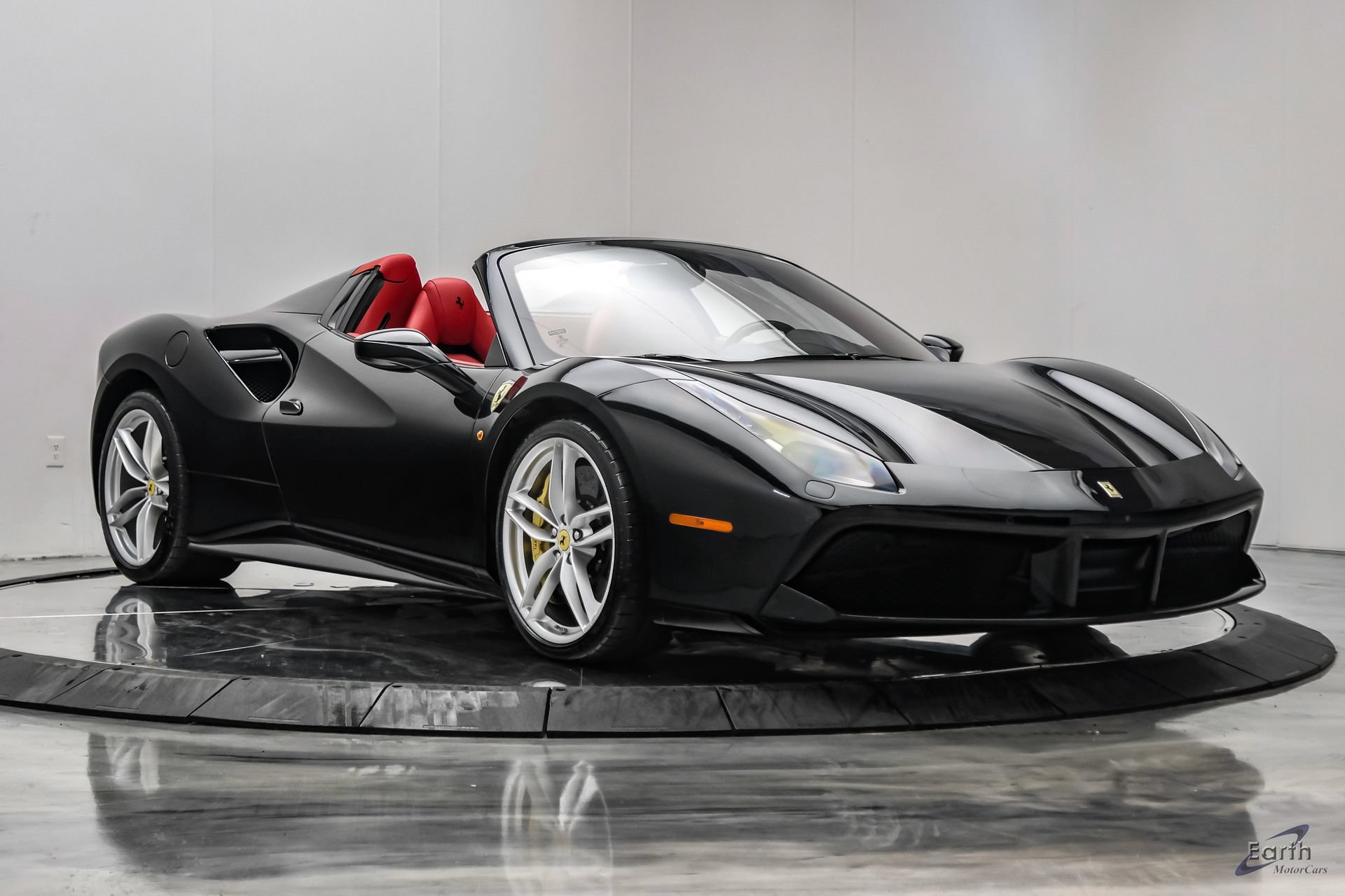 Used 2018 Ferrari 488 Spider RWD image 31