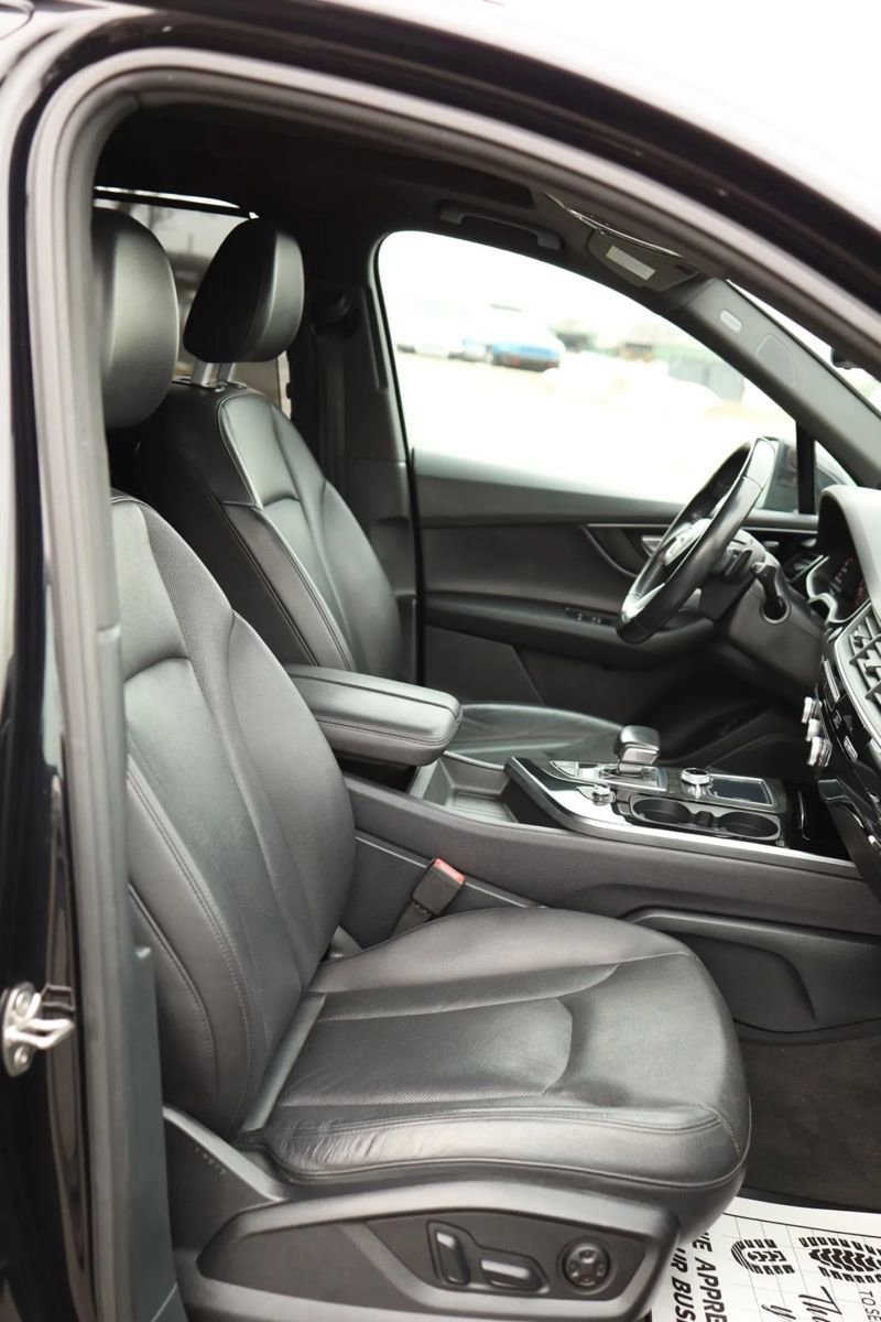 Used 2017 Audi Q7 3.0T Premium Plus w/ Premium Plus Package image 56