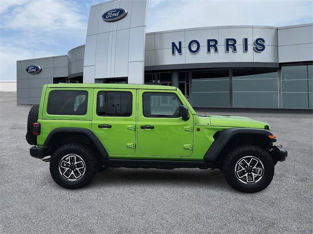 Used 2025 Jeep Wrangler Unlimited Rubicon w/ Safety Group image 5