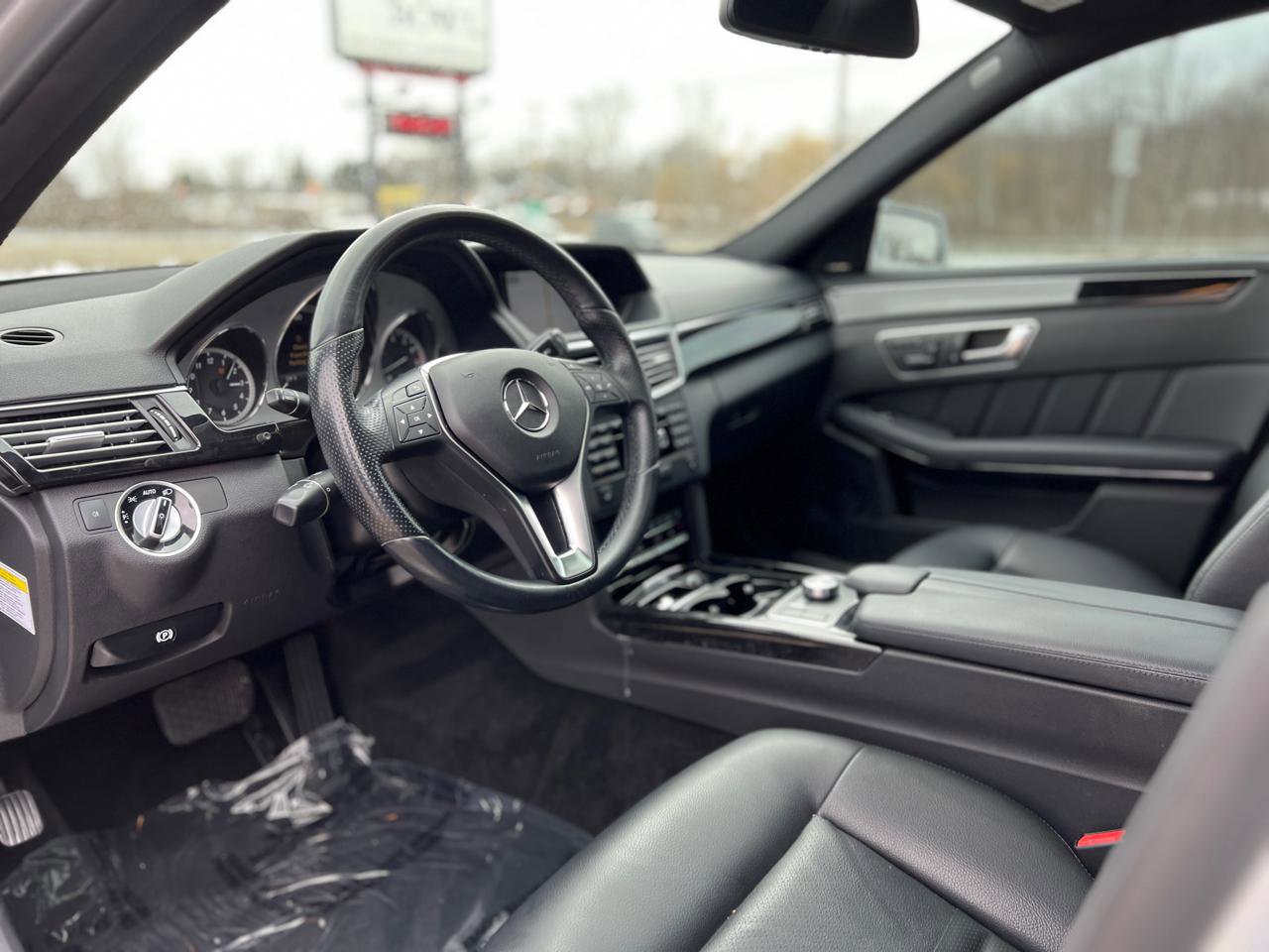 Used 2013 Mercedes-Benz E 350 E350 4MATIC Sedan image 16