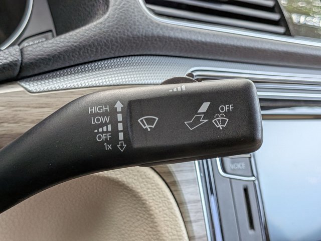 Used 2018 Volkswagen Passat 2.0T SE FWD image 9