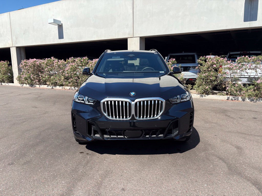 Used 2024 BMW X5 sDrive40i w/ M Sport Package RWD image 3