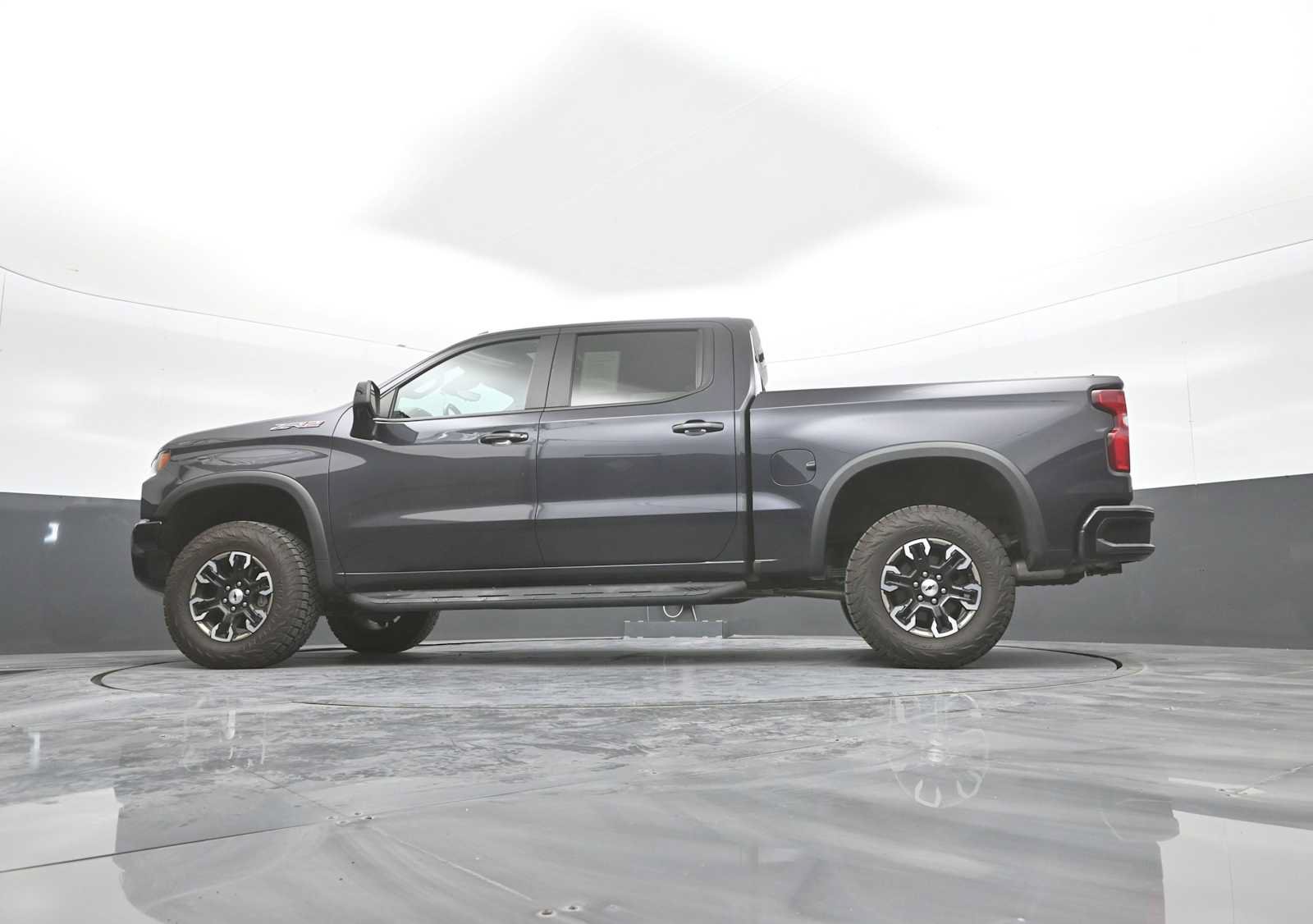 Used 2022 Chevrolet Silverado 1500 ZR2 w/ Technology Package AWD/4WD image 45