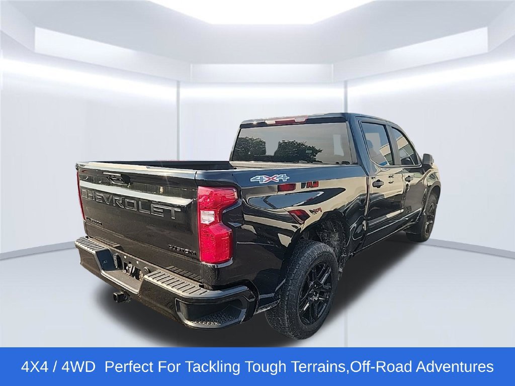 Used 2022 Chevrolet Silverado 1500 Custom w/ LPO, Dark Essentials Package AWD/4WD image 2