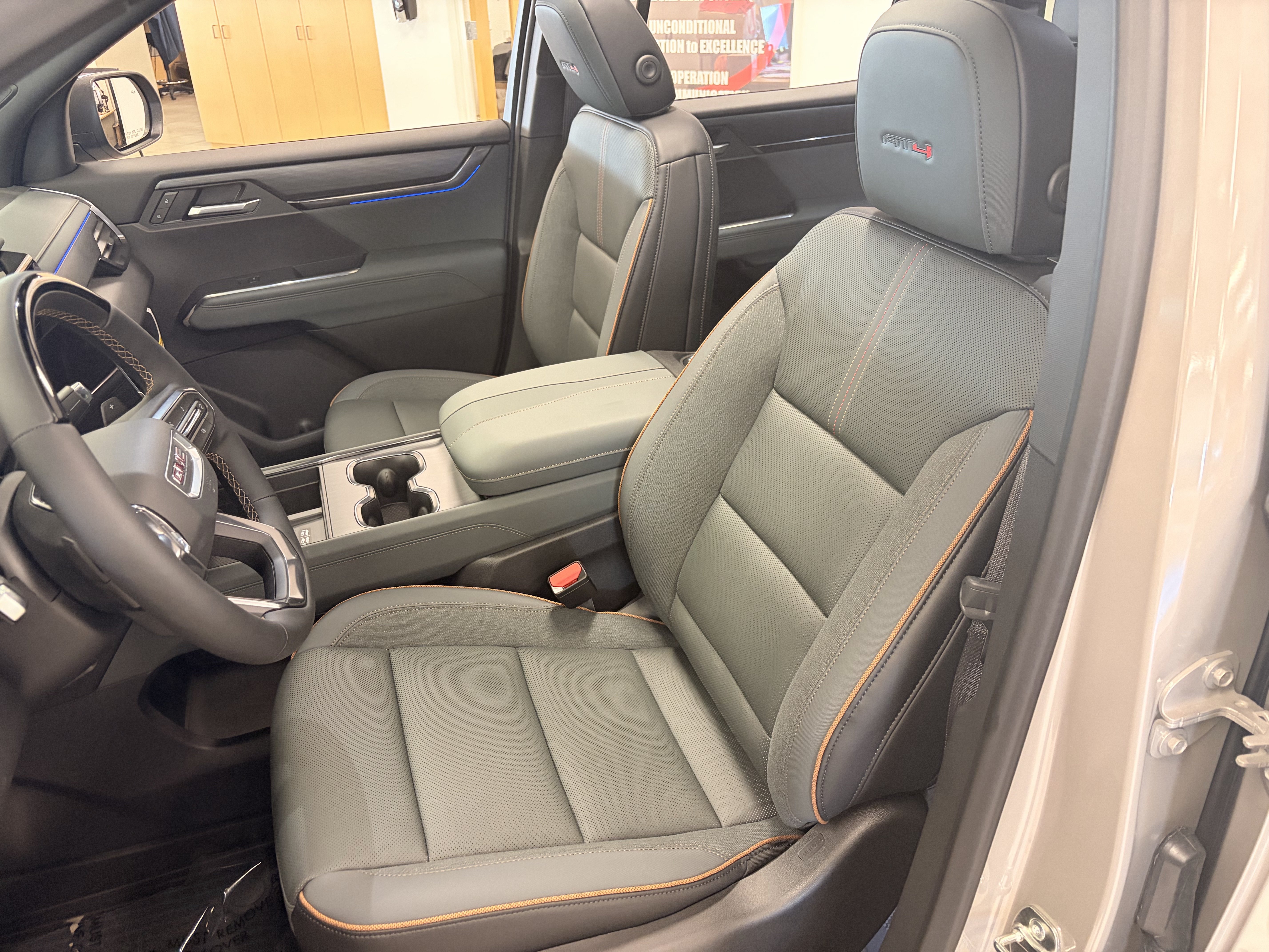 New 2027 GMC Acadia AT4 w/ Super Cruise Package AWD/4WD image 9
