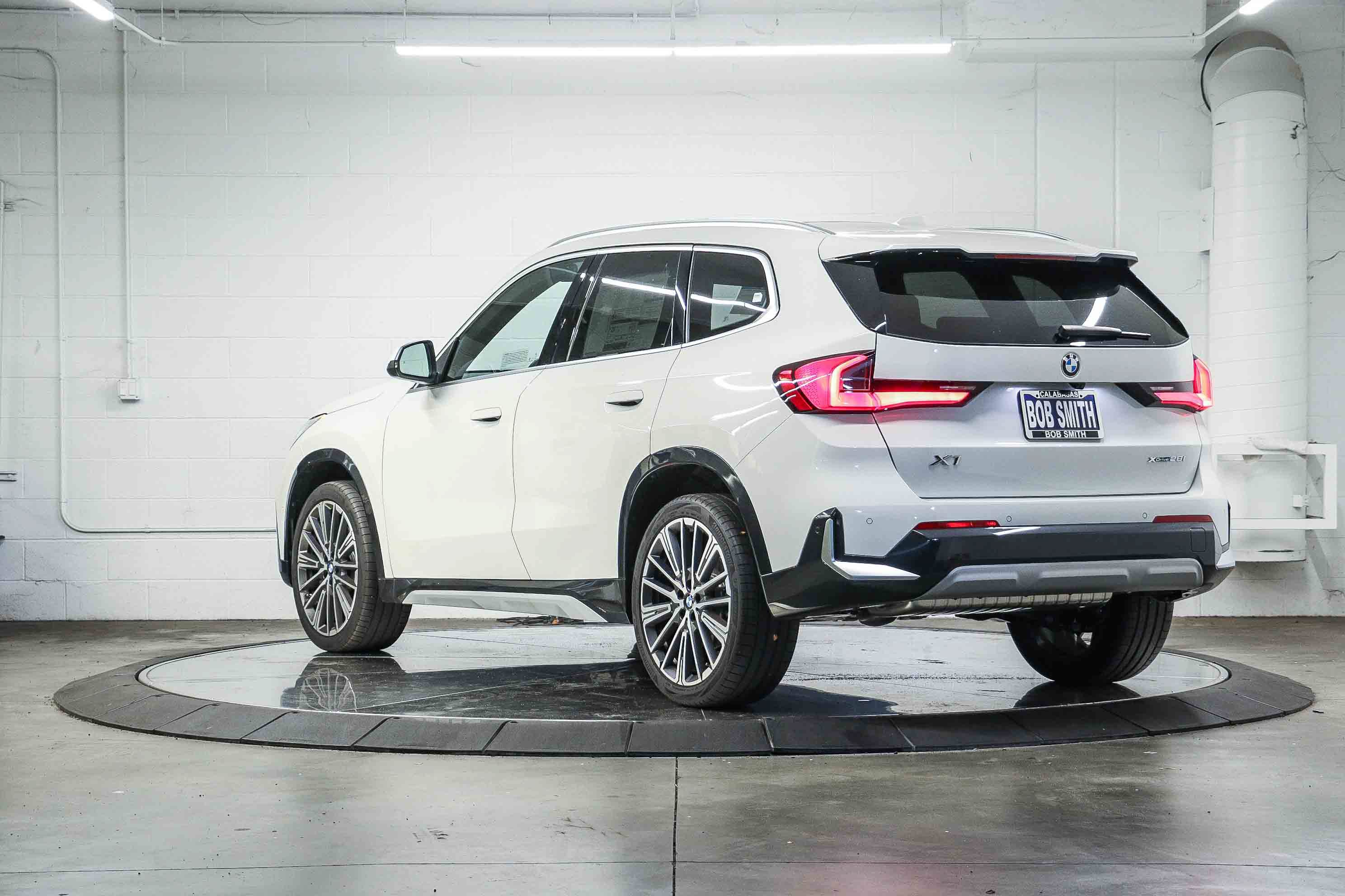 New 2026 BMW X1 xDrive28i w/ Convenience Package AWD/4WD image 5