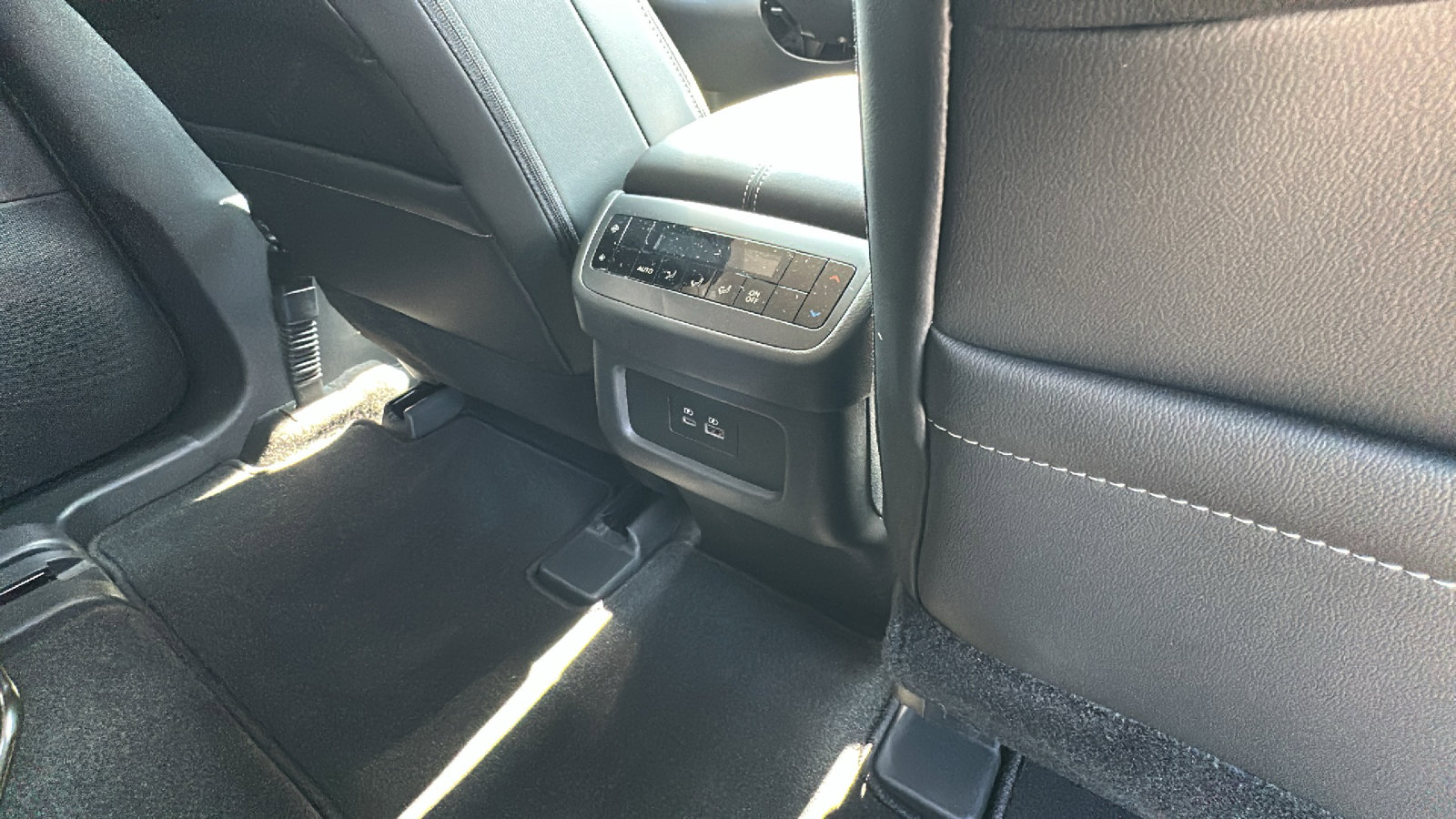 Certified 2025 Nissan Pathfinder SL image 25