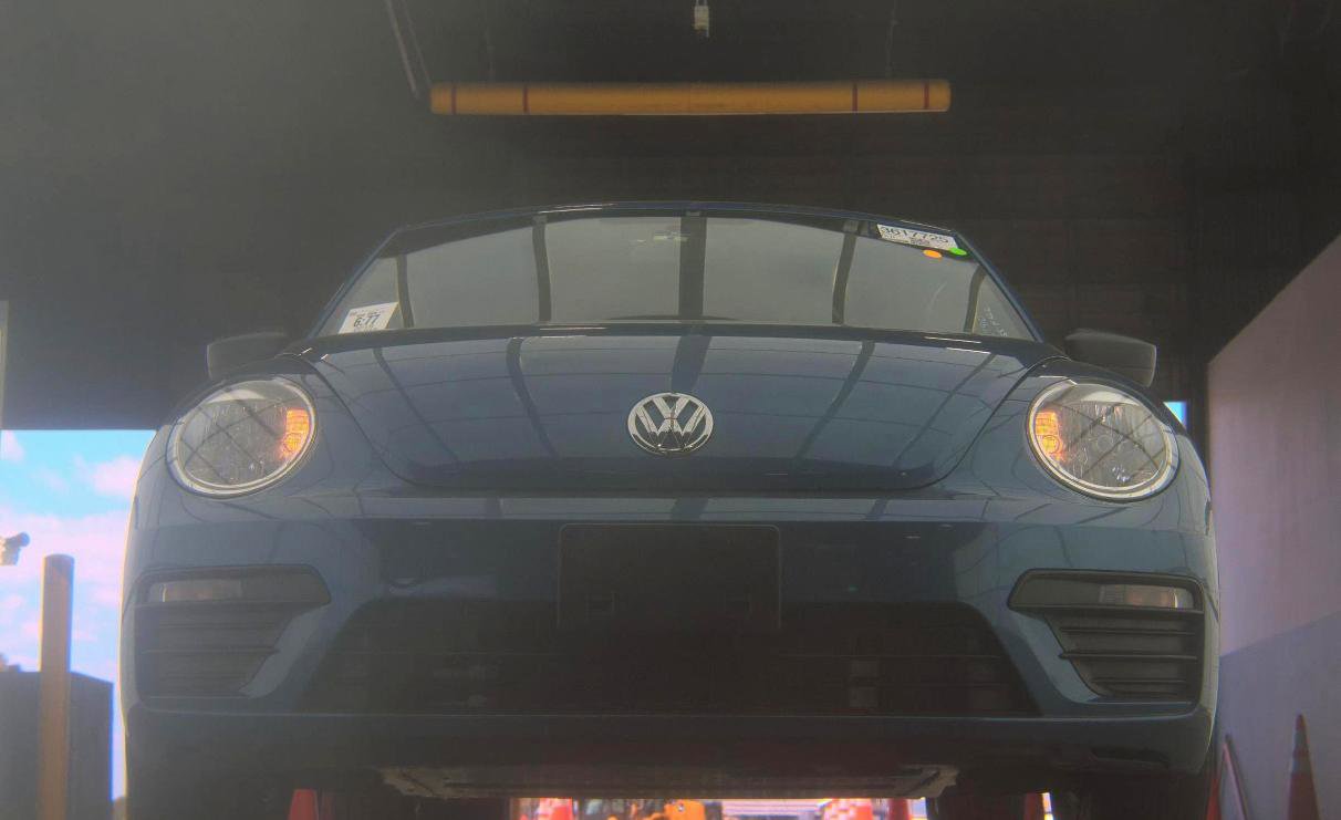 Used 2018 Volkswagen Beetle 2.0T S FWD image 3