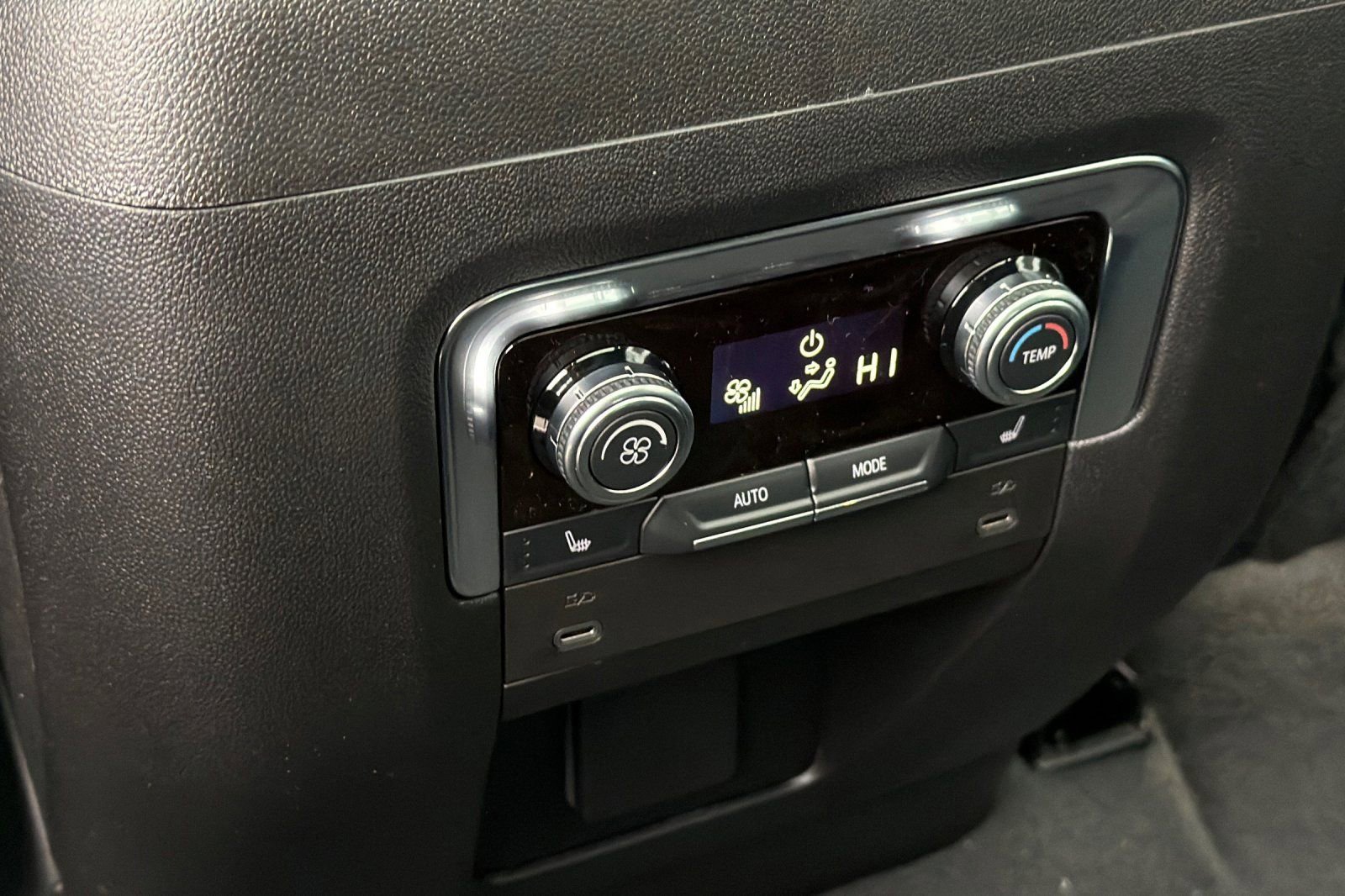 New 2026 GMC Yukon XL Denali w/ Sun & Power Step Package image 13