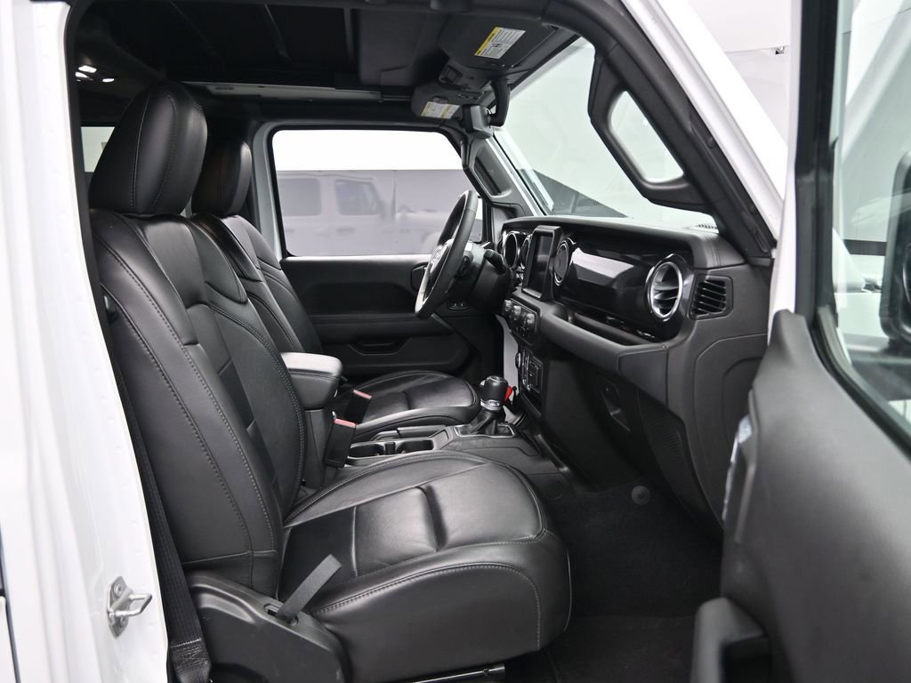 Used 2023 Jeep Wrangler Altitude image 32