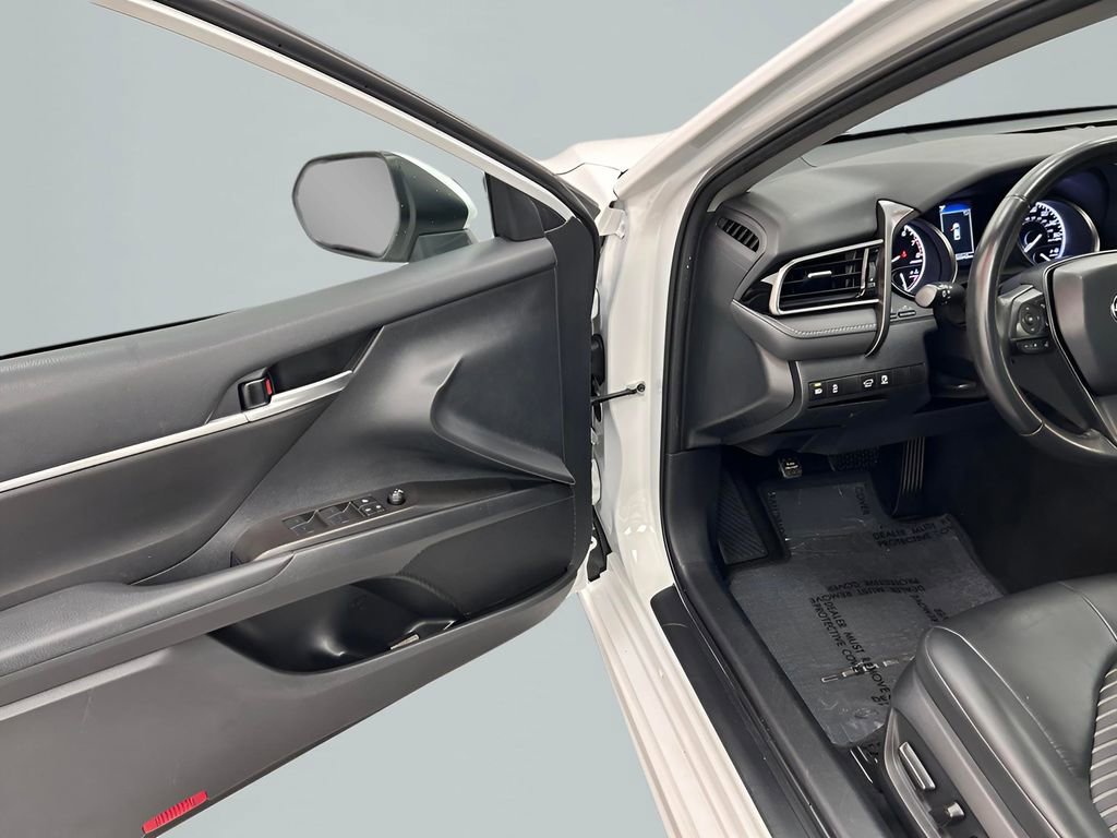 Used 2024 Toyota Camry SE image 9