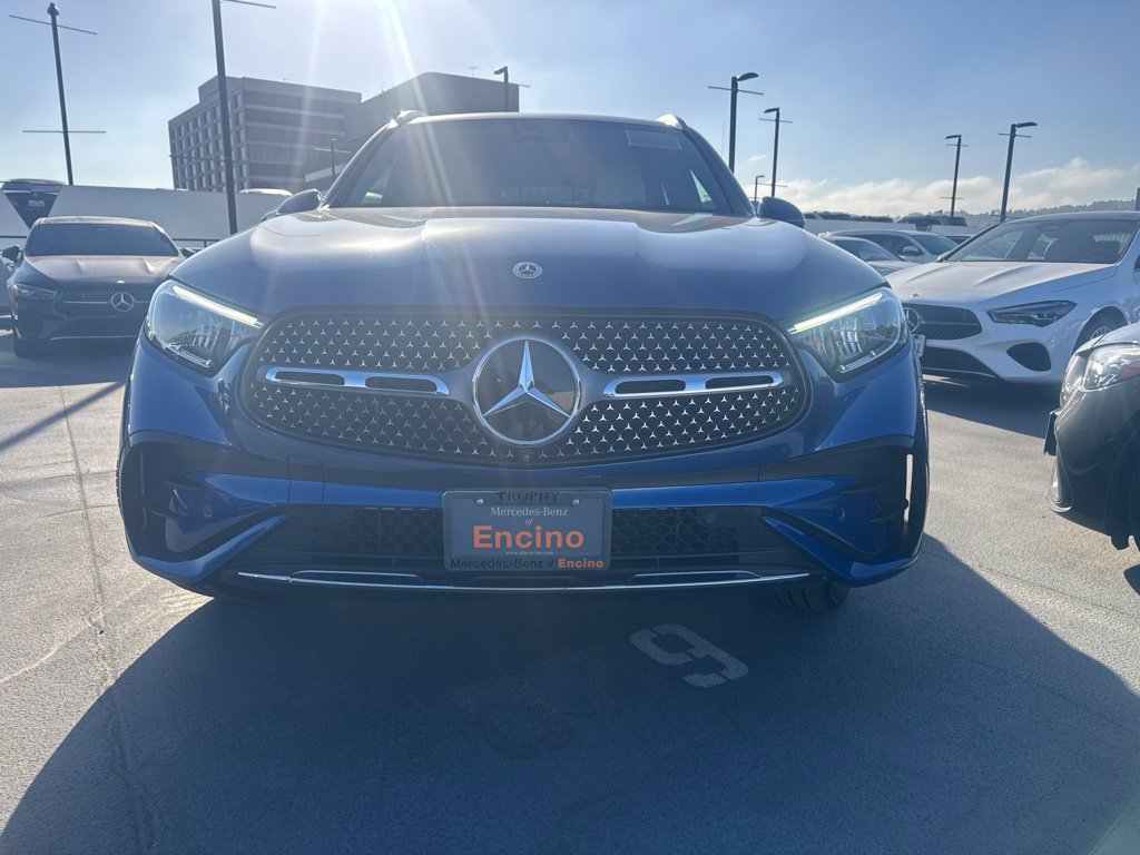 Used 2023 Mercedes-Benz GLC 300 image 2
