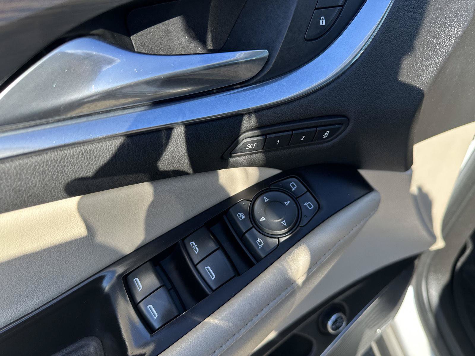 Used 2019 Buick Enclave Premium w/ Experience Buick Package FWD image 15