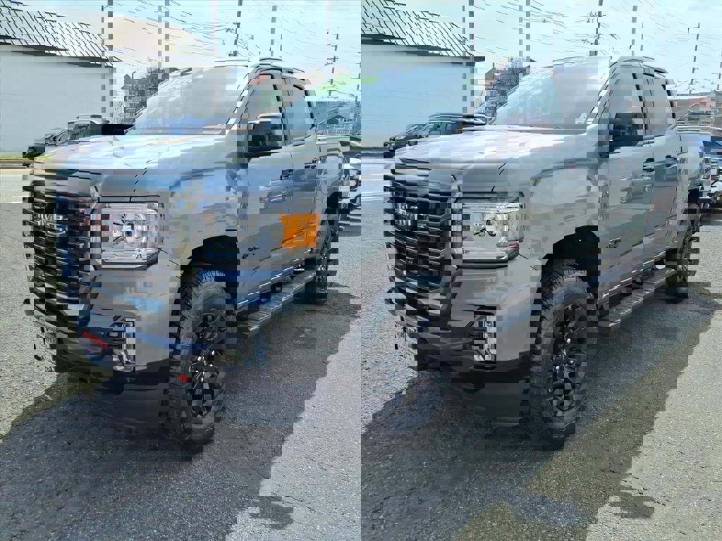 Used 2022 GMC Canyon AT4 image 3