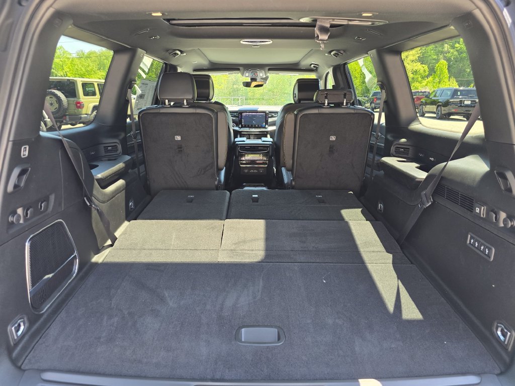 New 2026 Jeep Grand Wagoneer 4WD image 14