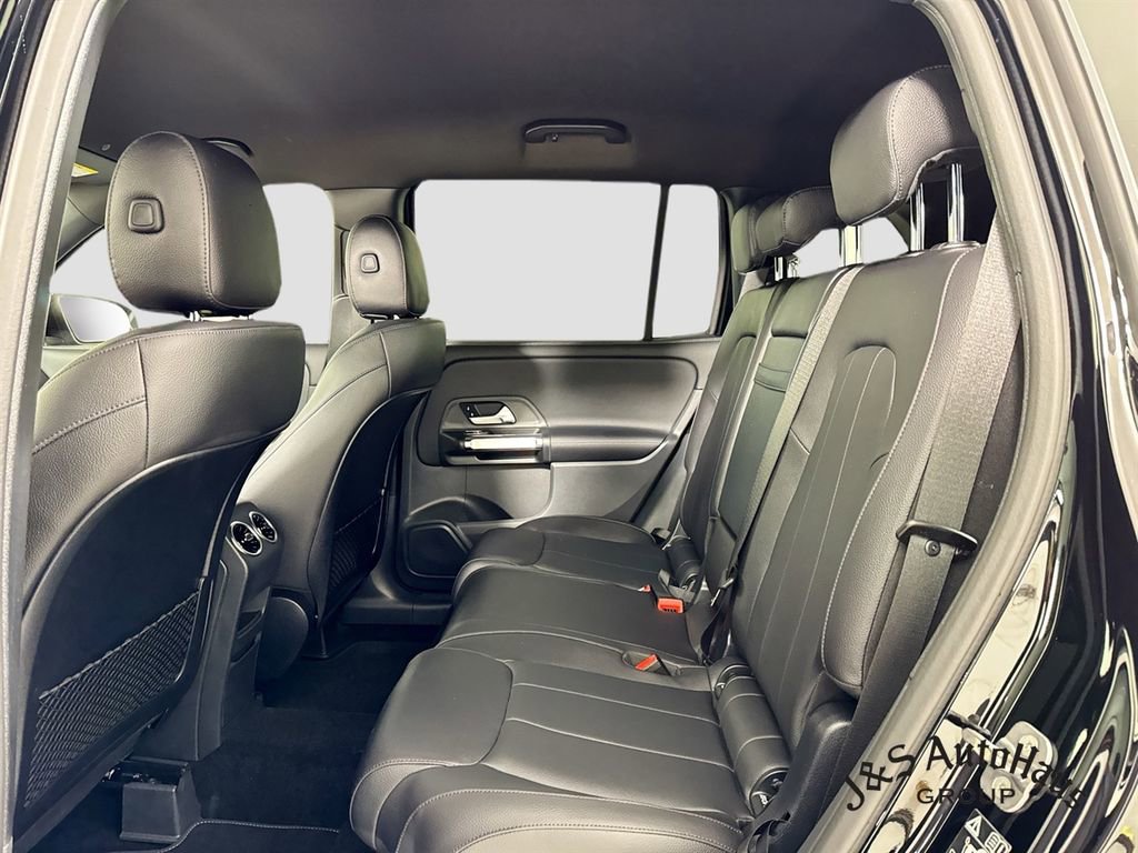 Used 2025 Mercedes-Benz GLB 250 image 25