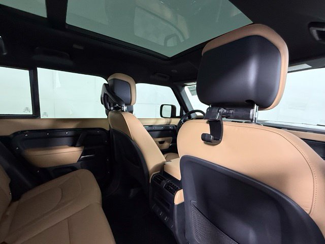 New 2026 Land Rover Defender 110 X-Dynamic SE AWD/4WD image 29