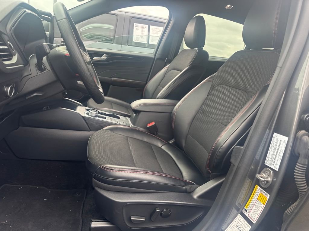 Used 2025 Ford Escape ST-Line image 15