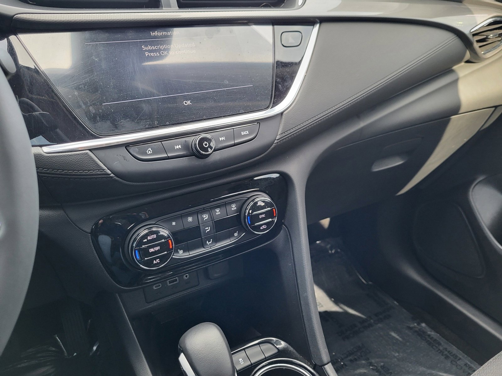 Used 2023 Buick Encore GX Select image 11