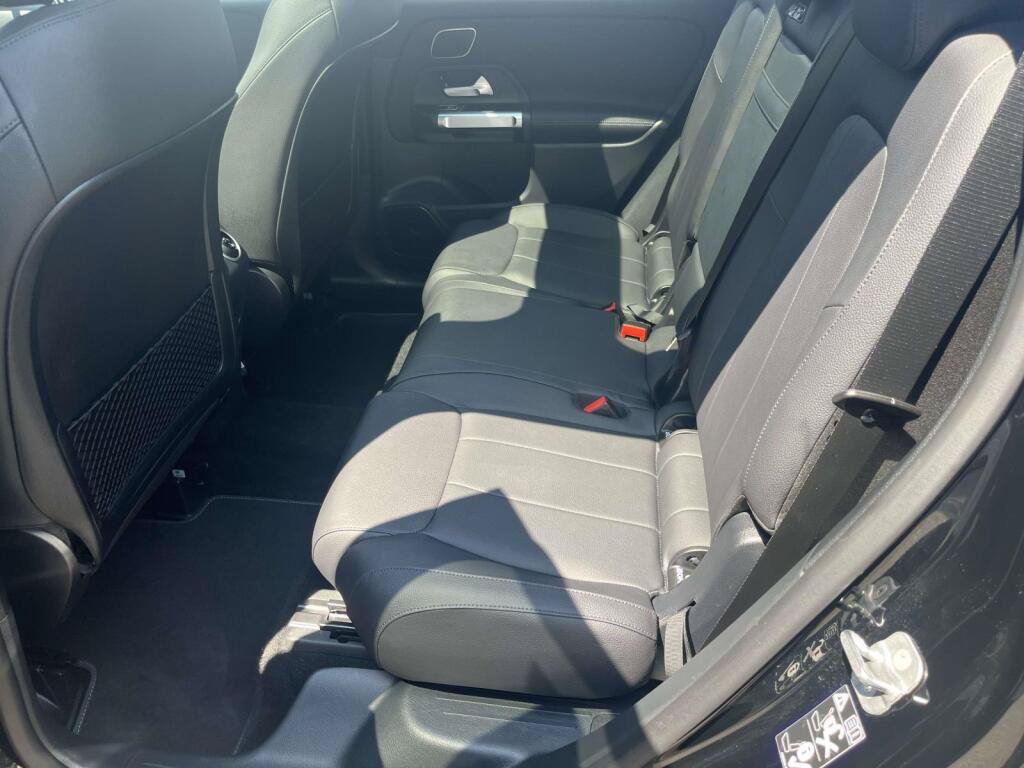 Certified 2024 Mercedes-Benz GLB 250 4MATIC image 18