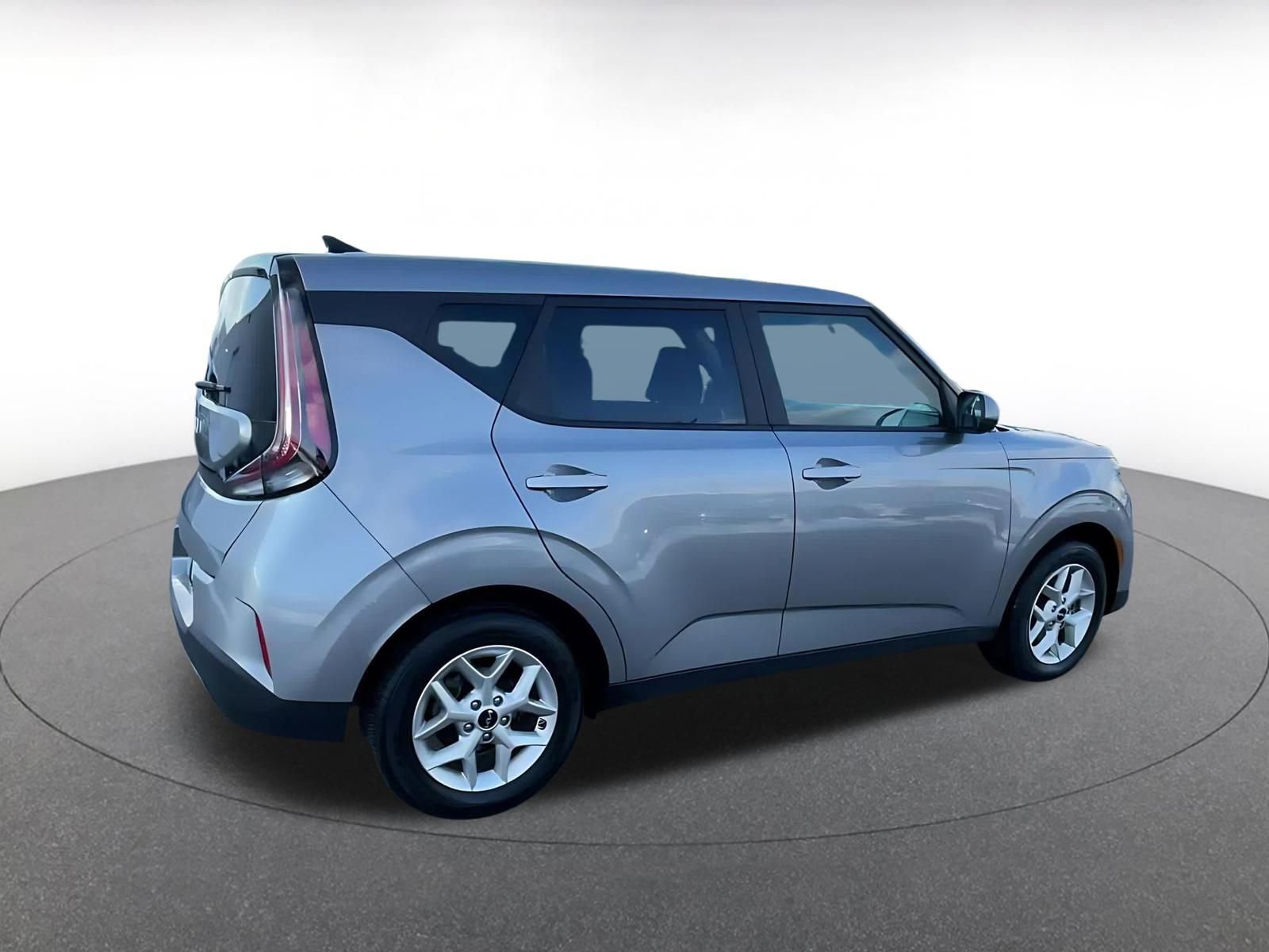 Used 2025 Kia Soul LX w/ LX Technology Package image 15