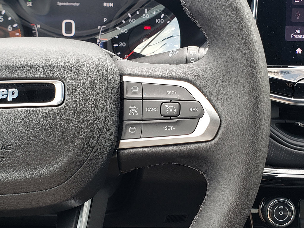 Used 2026 Jeep Compass Limited AWD/4WD image 27